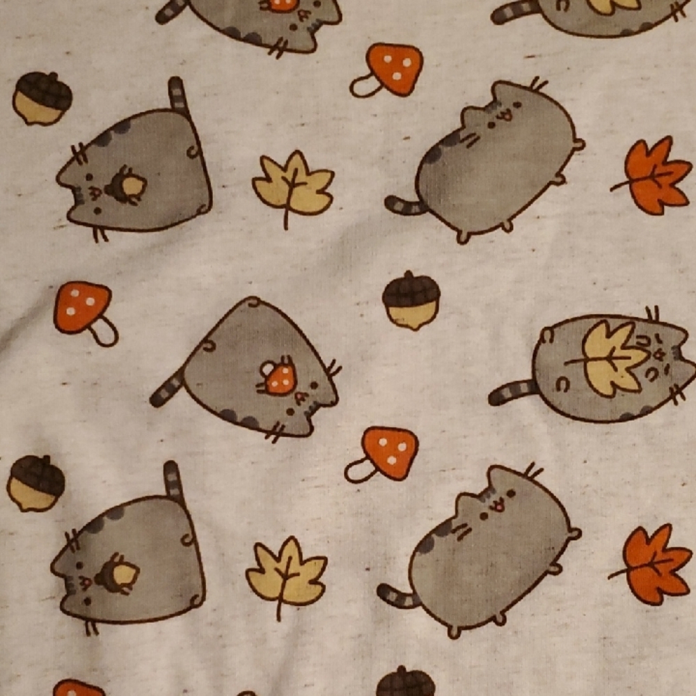 🍄 Pusheen Fall Print Sweatshirt Subscription Box Exclusive 🍁🍂 - Picture 3 of 5